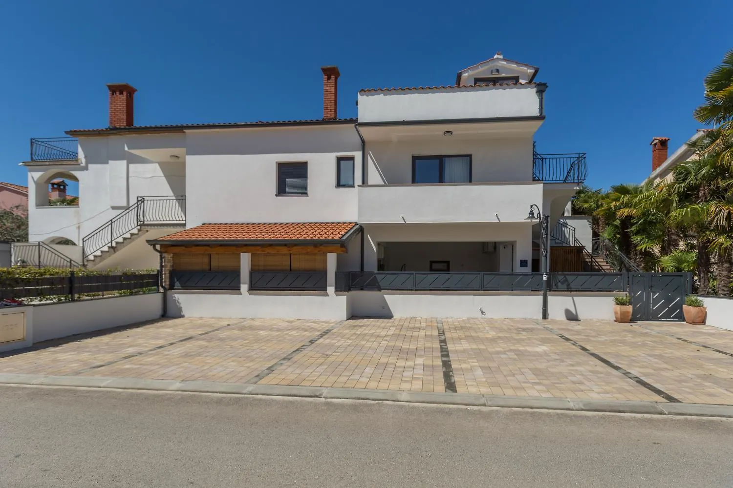 Traumhaftes Apartment Mit Meerblick Und Privatem Balkon - Nur 250 Meter Zum Strand Porec